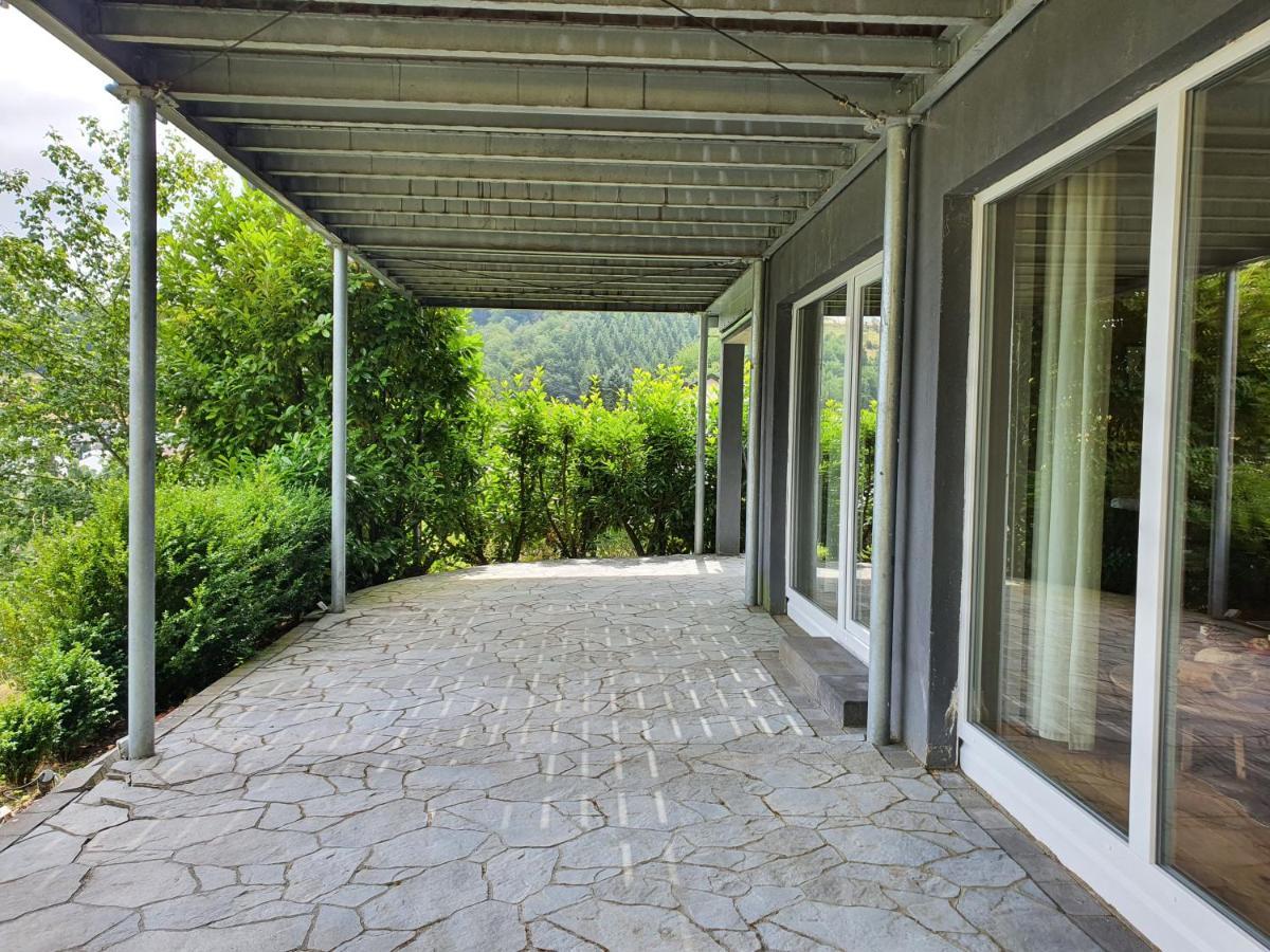 River Mosel Holiday Homes, Meerfeld Studio With A Lake View Exterior photo