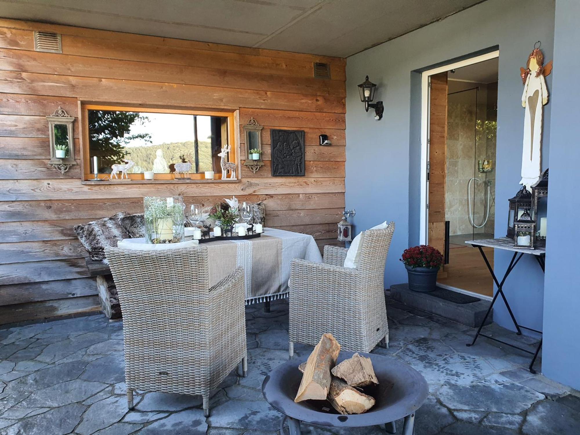 River Mosel Holiday Homes, Meerfeld Studio With A Lake View Exterior photo