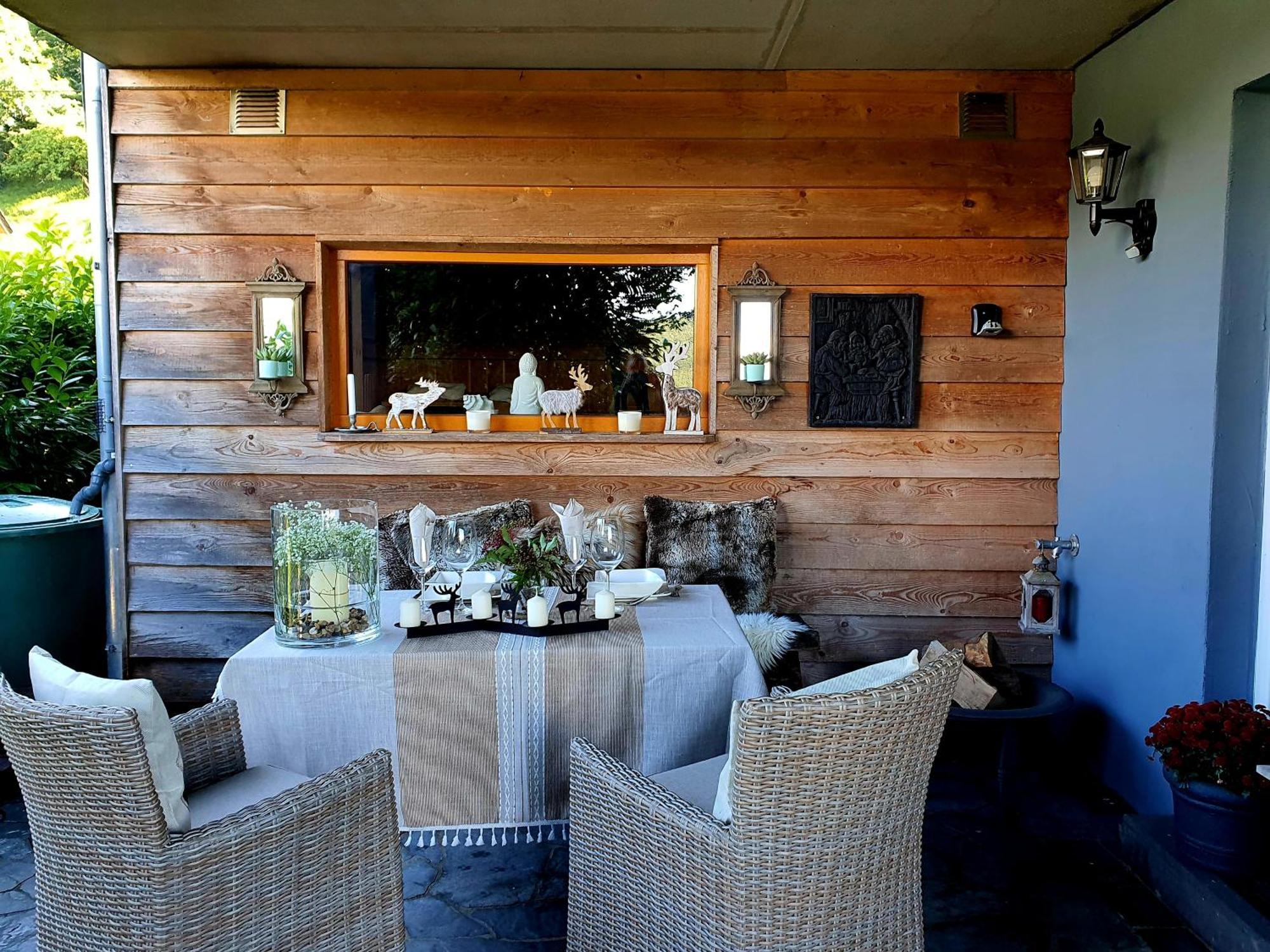 River Mosel Holiday Homes, Meerfeld Studio With A Lake View Exterior photo