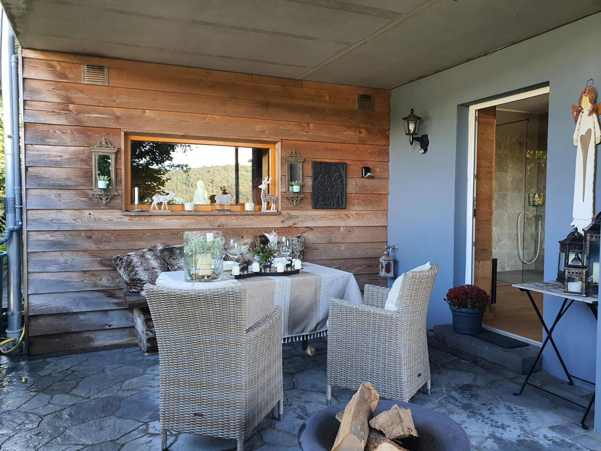 River Mosel Holiday Homes, Meerfeld Studio With A Lake View Exterior photo